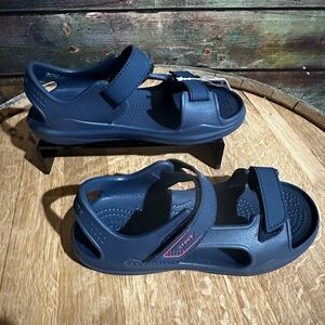 💙 Crocs Swiftwater Expedition Sandals – Kids Size 2 💙